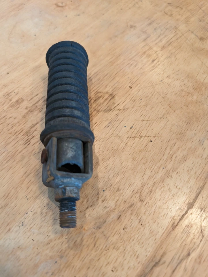 1972 Suzuki TS185 Sierra 185 Enduro Rear Passenger Foot Peg Rest - Imagem 4 de 4