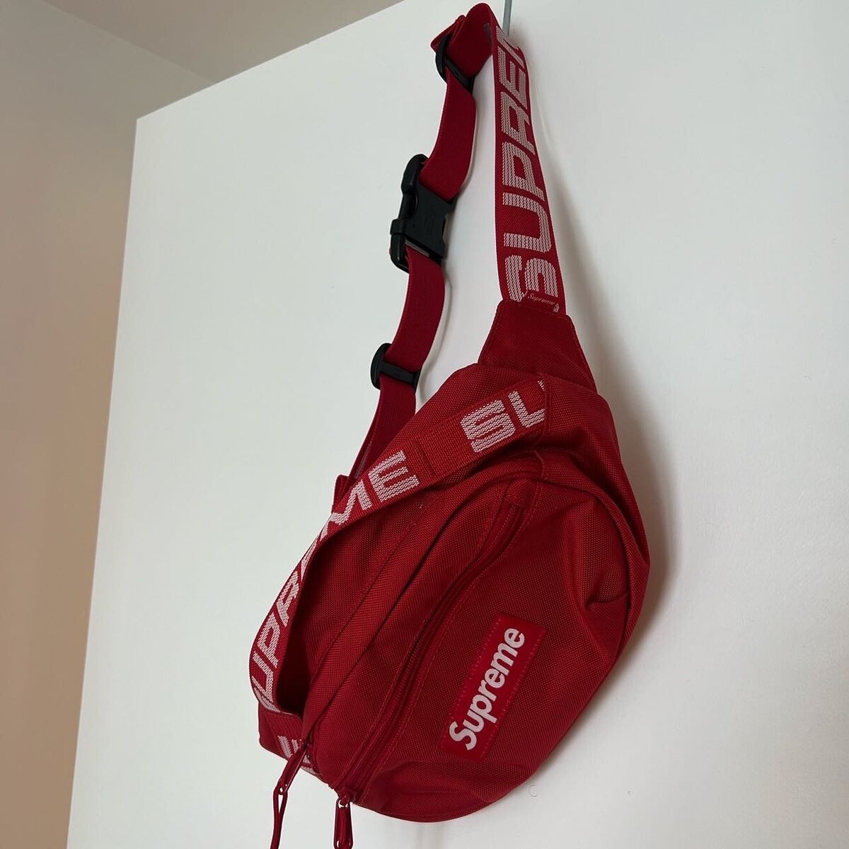 Authentic Supreme SS18 Waist Bag In the trendiest Color At Authentic Supreme SS18 Waist Bag In the trendiest Color At