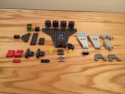 LEGO Space UFO - Radon Rover (6829)- 1997 INCOMPLETE other UFO Pieces Droid Blue