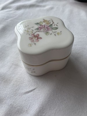 1985 Royal Doulton MYSTIC DAWN Englisch Fine Bone China Kleeblatt Form Schmuck Schale