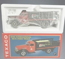 First Gear 19-2423 1:34 1949 Texaco International KB-8 Steak Truck