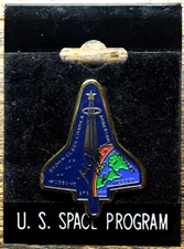 STS-107 SPACE SHUTTLE PIN PINBACK & ON U.S. SPACE PROGRAM HANGER CARD