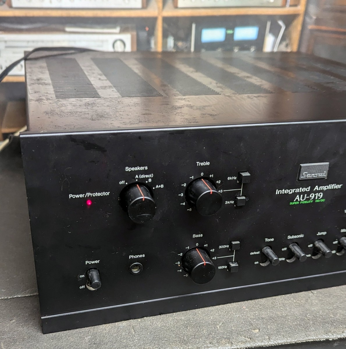 Sansui AU-919 integrated amplifier. Classic black face unit