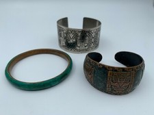 BRACELETS LOT 3 FANTAISIE MALACHITE ALLIAGE CELTIQUE AZTEQUE 87 GRAMMES W417
