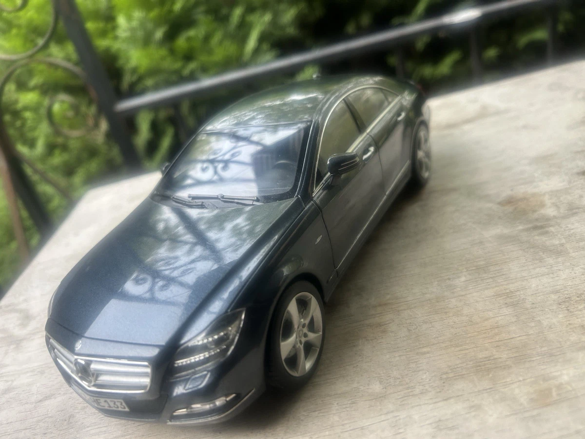 NOREV Mercedes-Benz 1:18 Contemporary Manufacture Diecast Cars
