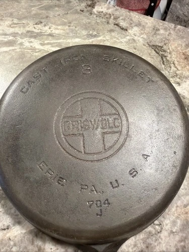 Vintage Griswold Large Block Logo No 8 (704J) Cast Iron Skillet