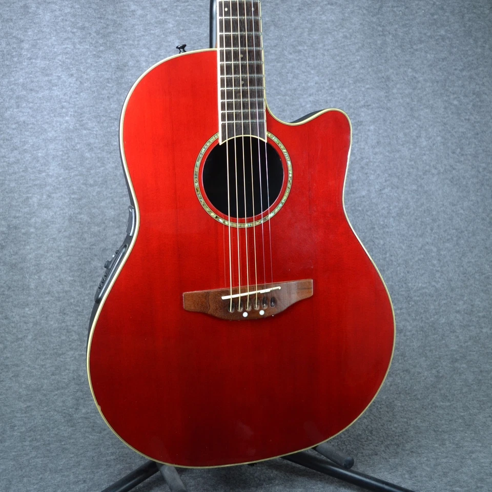 Guitarra Eléctrica-Acústica Tradicional Ovation Celebrity - Rojo Rubí - Cuerdas Nuevas Foto 3 de 4