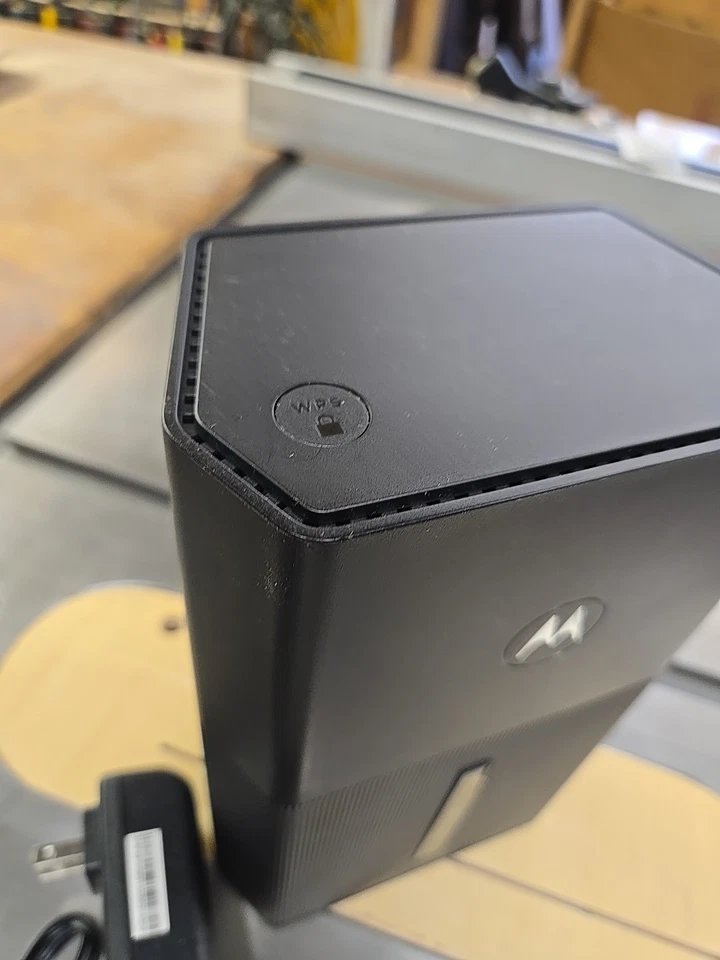 Motorola MG8725 DOCSIS 3.1 Cable Modem AX6000 WiFi 6 Router 4-Port  2in1 Device - Image 3 of 4