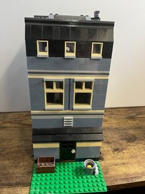 LEGO Creator Expert Pet Shop 10218 Modular Buildings Set 2032 Pieces 16+ No Box