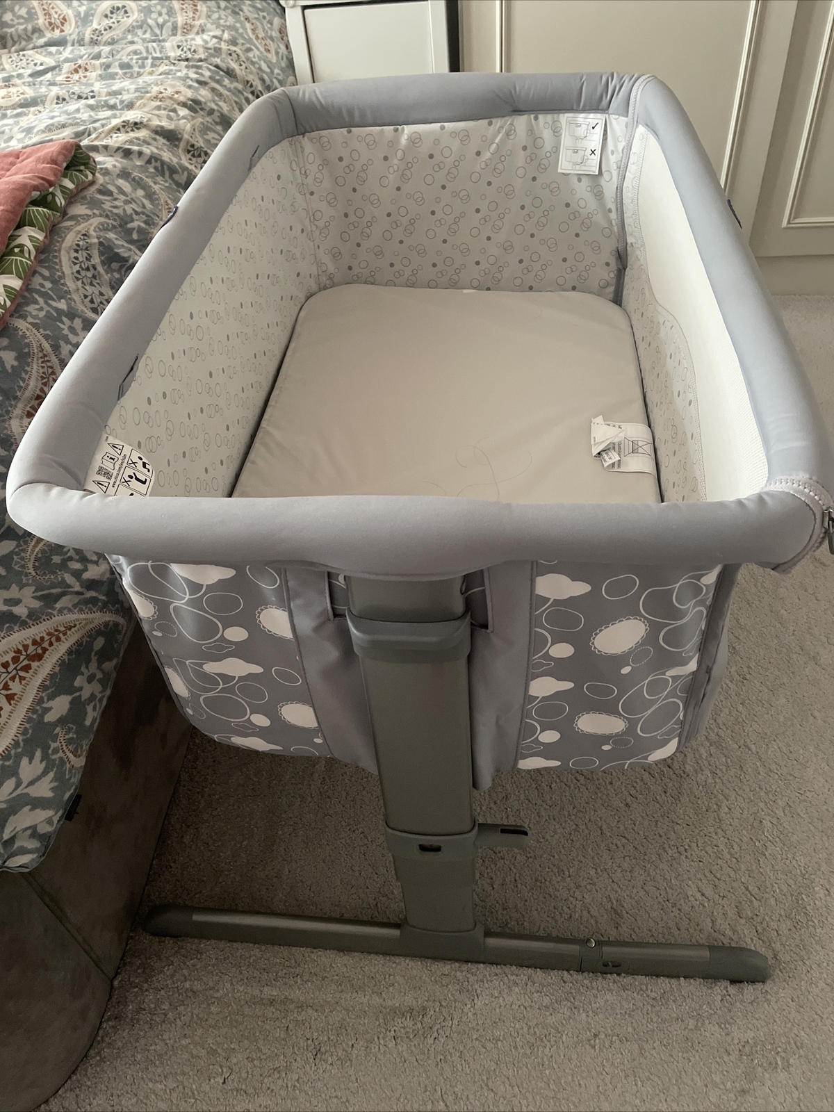 Increíble estado Cuna Chico next 2 me con colchón y funda de transporte con cremallera