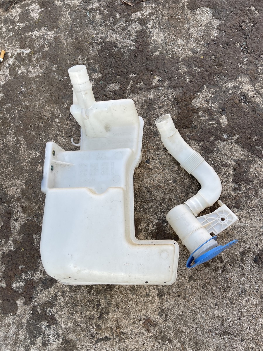 2011-2018 VW Jetta Beetle Windshield Wiper Washer Reservoir 5C6
