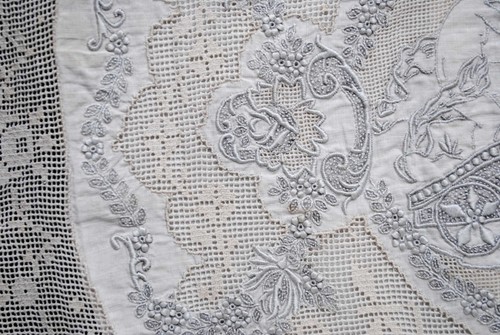 Antique Embroidered Appenzel Figural Pair of Oval Linen Boudoir Pillow - Picture 17 of 23