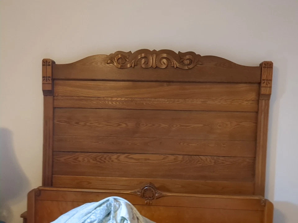 Cabecero antiguo, rieles laterales, estribo, cama doble de roble Foto 4 de 4
