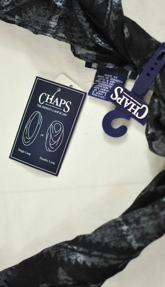 Mujer Chaps Infinity Loop Bufanda Negro Con Estampado Acrílico Precio de venta sugerido por el fabricante $38 Foto 3 de 4