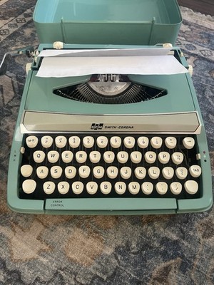 VTG MCM Smith Corona Portable Corsair Deluxe Typewriter UK Turquoise For Parts