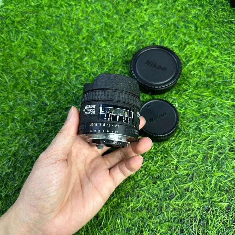 Preços baixos em Nikon Fisheye-NIKKOR 16mm Focal lentes de câmera