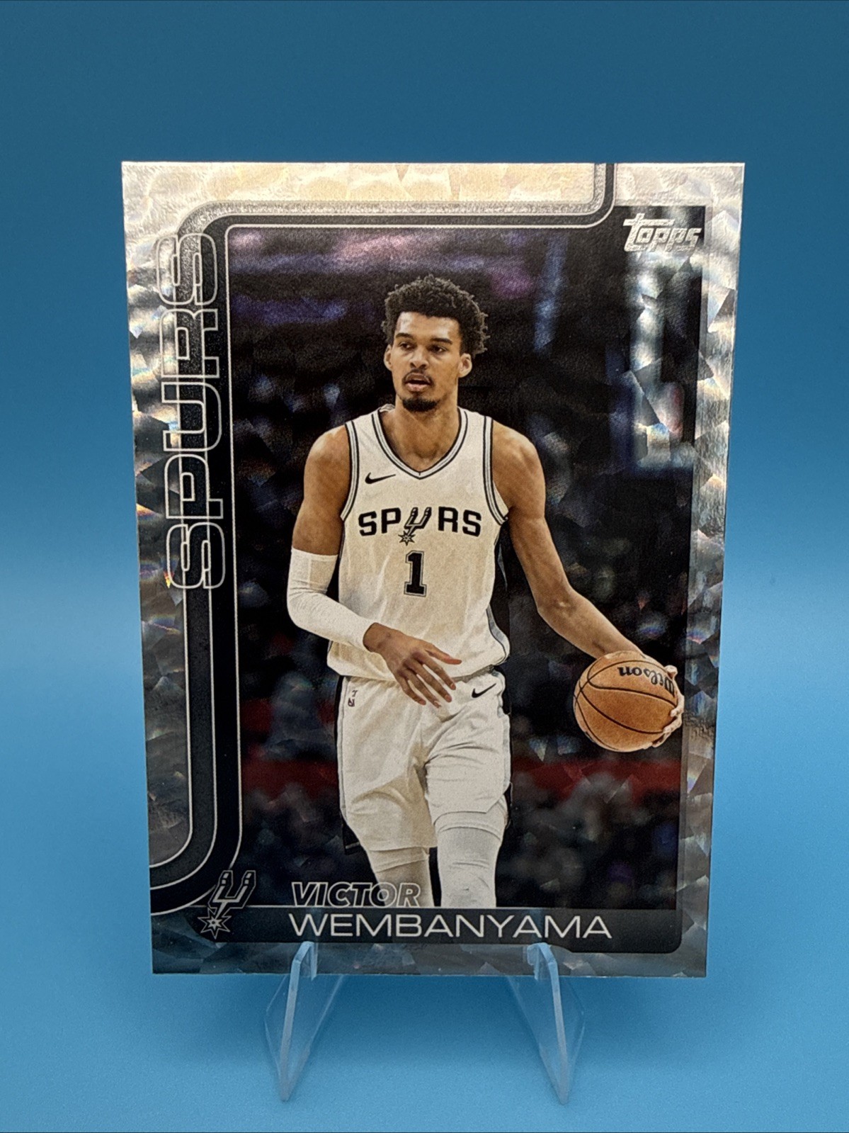 Victor Wembanyama 2025 Topps #195 Crackleboard Foil Price Guide