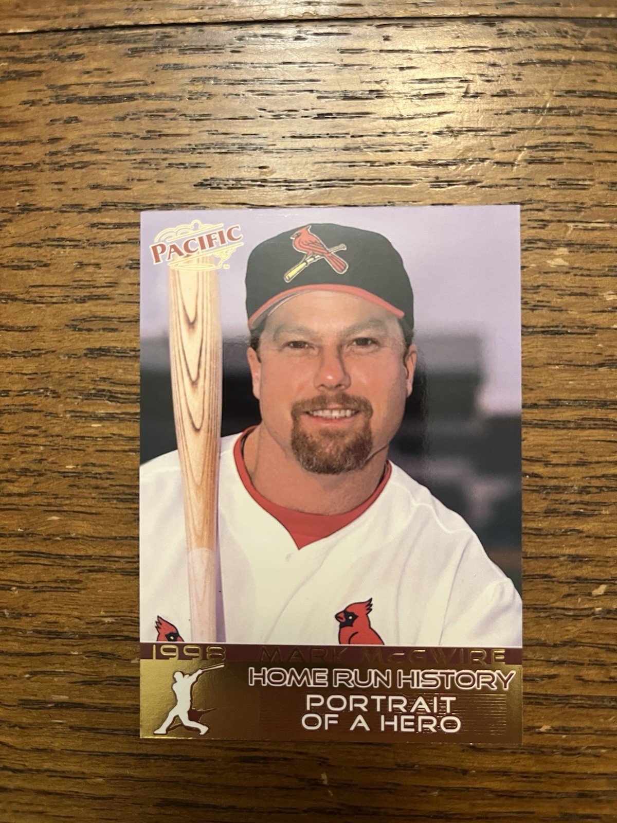 1998 Pacific Home Run History - Mark McGwire #1 Portrait Of A Hero Cardinals