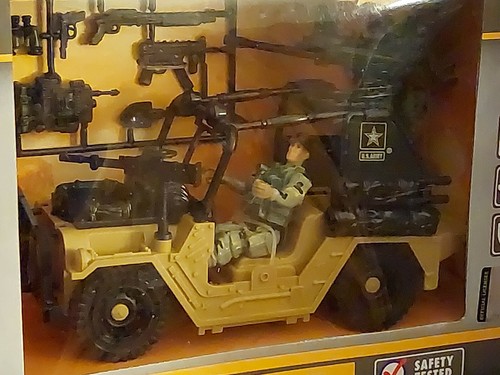 REMARKABLE DESERT FORCES 11 PIECE COLLECTABLE SET 8" LONG & 4" TALL OFFROAD JEEP - Picture 1 of 12