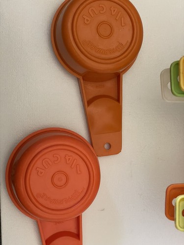 Vtg Tupperware Measuring Cups Mismatch Color 2 Full Sets 1970s Retro Kitchenware - Picture 4 of 15