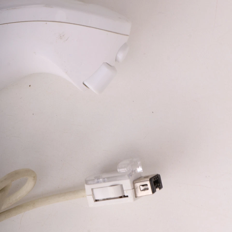 Official Genuine Nintendo Brand Wii Nunchuck Controller White OEM - Image 3 of 4