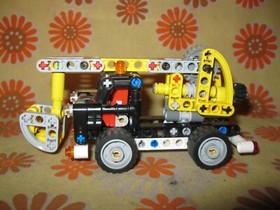 2015 LEGO TECHNIC SET 42031 CHERRY PICKER GONDOLA TRUCK 100% COMPLETE