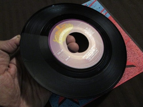 MARTHA REEVES & VANDELLAS DANCING IN THE STREET/IN MY LONELY ROOM COL-451 NM OOP - Picture 6 of 11