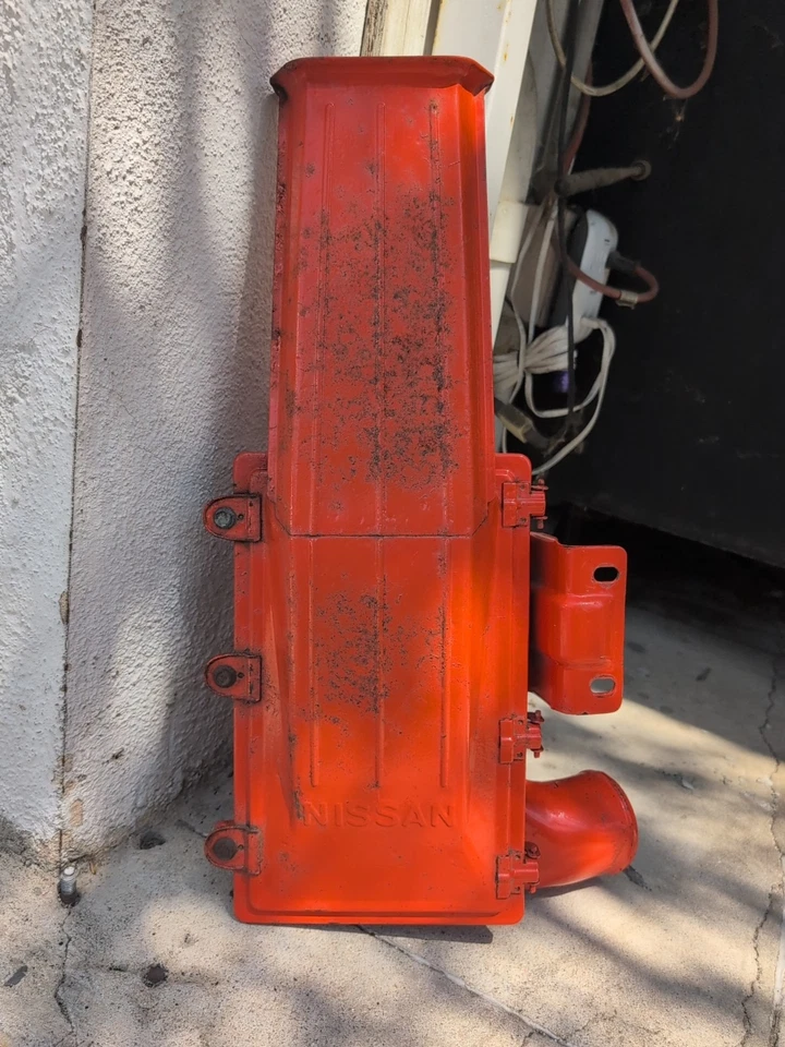 Carcasa de filtro de admisión de filtro de aire Datsun 280Z Foto 2 de 4