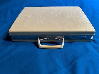 VTG Samsonite Classic III Hard Shell 3'' Dover White Attache Briefcase NO KEYS