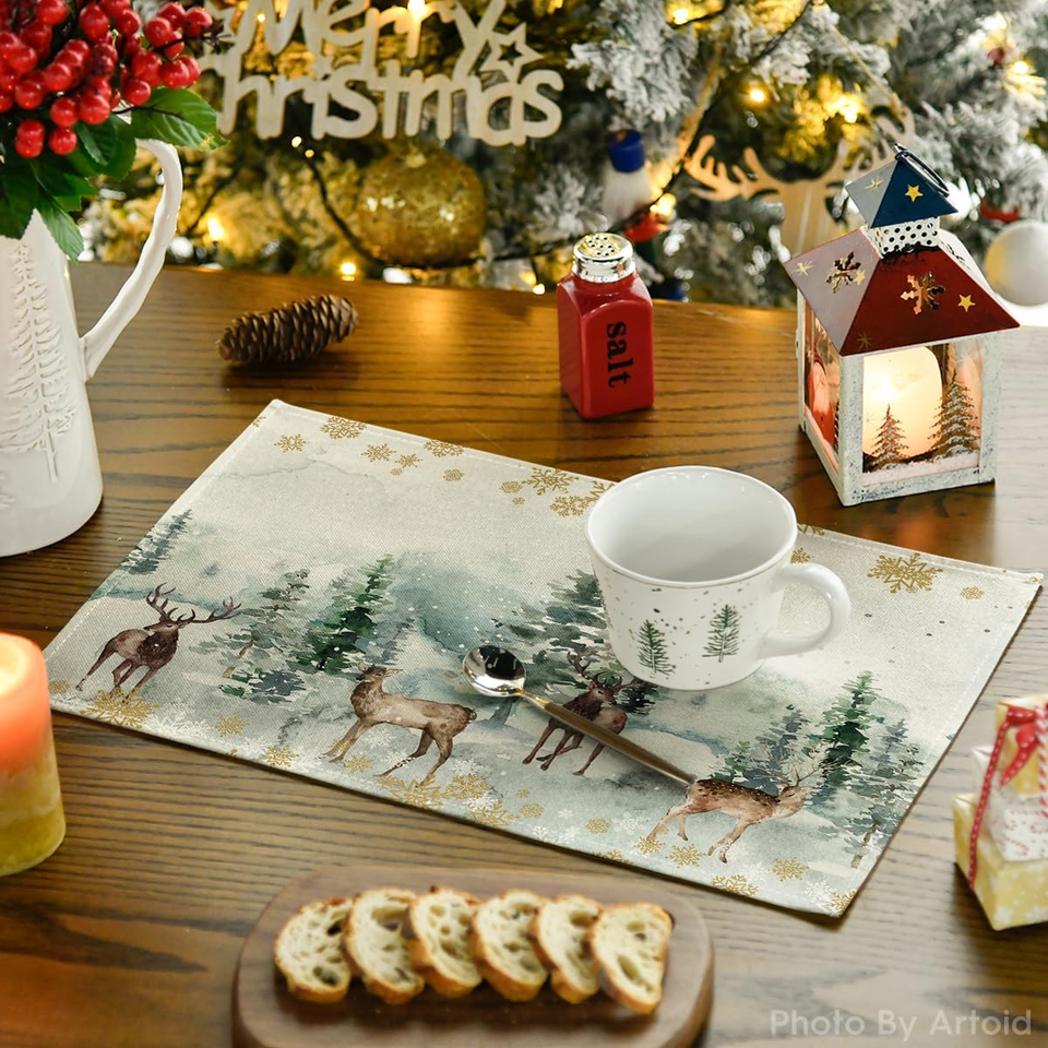 Set di 6 Tovagliette Natalizie, 38cm PVC Tovagliette con Fiocco di Neve Rotondo per Compleanni, Matrimoni, Banchetti, Resistenti al Calore Lavabili Antiscivolo (Oro
