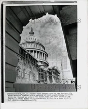 1958 Press Photo Unusual view of the Capitol through an arch on the House side.