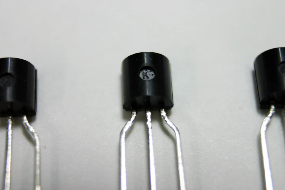 10x KSA1015 FAIRCHILD NUEVO, no nuevo, vendedor genuino de EE. UU., complemento de KSC1815 Foto 2 de 4