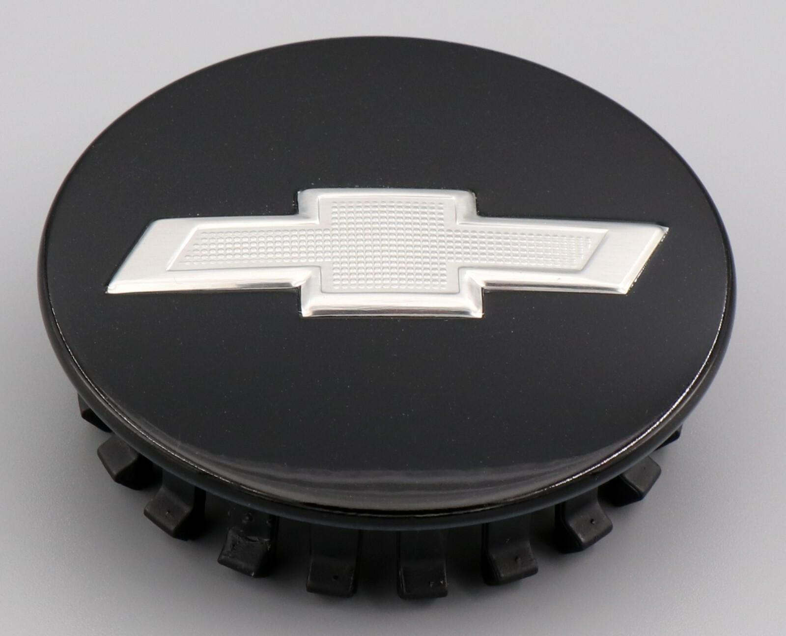 2 5/8" CHEVROLET CAMARO TRAVERSE COLORADO BLACK CENTER CAPS FACTORY OEM