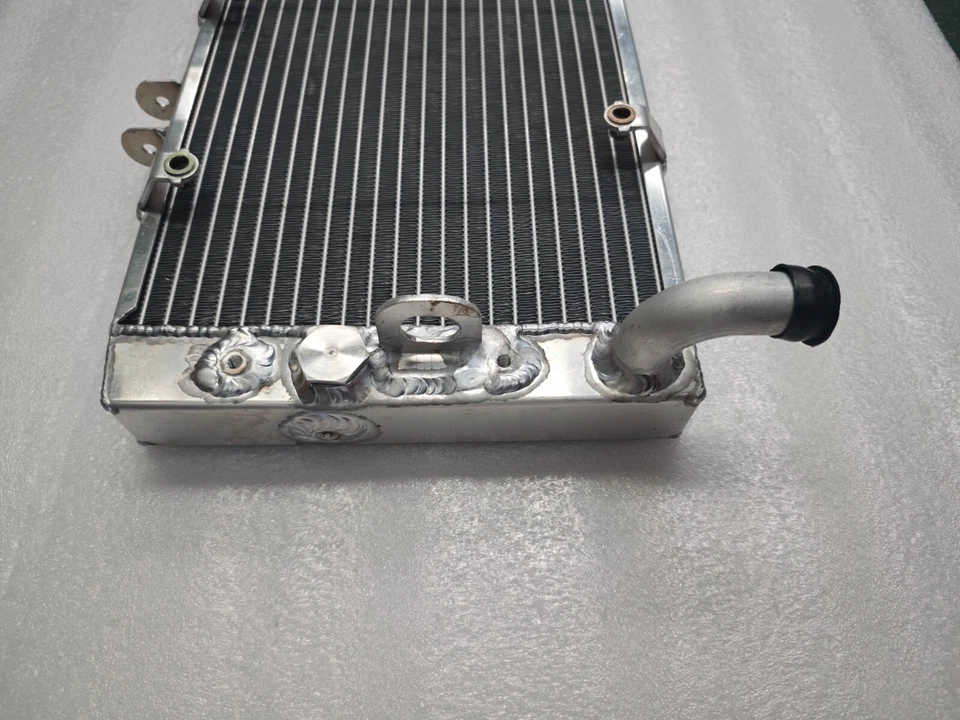 Radiador de aluminio Fit Honda Magna 700 VF700C, 750 VF750C 1987 1988 Foto 4 de 4