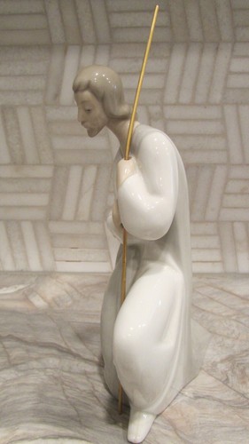 7.5" Lladro Glossy Saint Joseph Kneeling Nativity Figurine White Gray Porcelain - Picture 3 of 4
