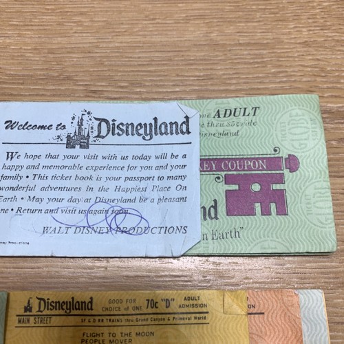 Vintage 1970 Disneyland Original Ticket Book Adult Manic Key Tickets Disney Lot - Picture 4 of 8
