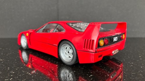 Kyosho Ferrari F40 rot 1:18 Typ:08411R - Bild 6 von 9