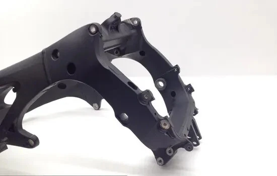 Chasis cuadro principal Yamaha YZF R6 1800A 2003 Foto 3 de 4