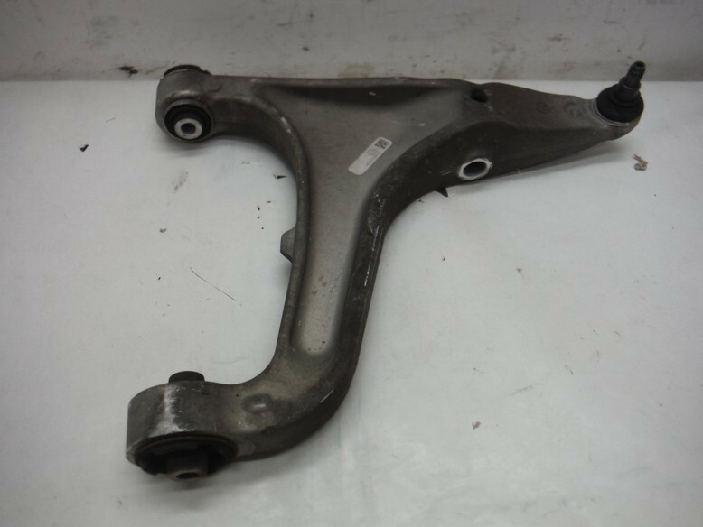 MASERATI PASSENGER RIGHT CONTROL ARM 06700071790