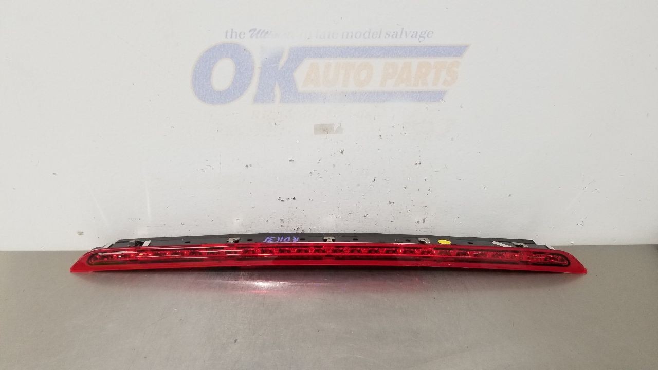 11 AUDI R8 COUPE HIGH MOUNTED STOP LAMP THIRD BRAKE LIGHT 420945097