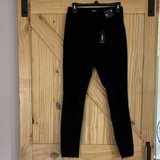 NWT Express High Rise Skinny Jeans Women  s Size 4R Black Supersoft Stretch 88
