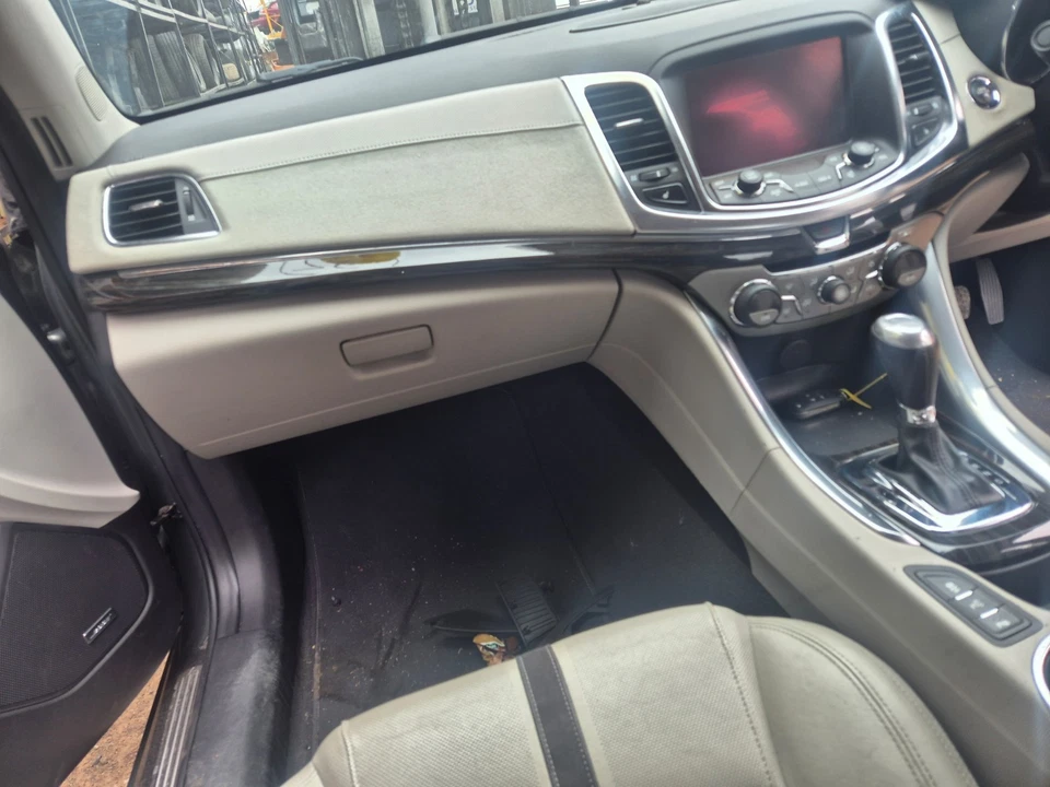 Genuine Holden VF Calais/Commodore Complete Cream Leather Interior 05/13-12/17 - image 3 of 4