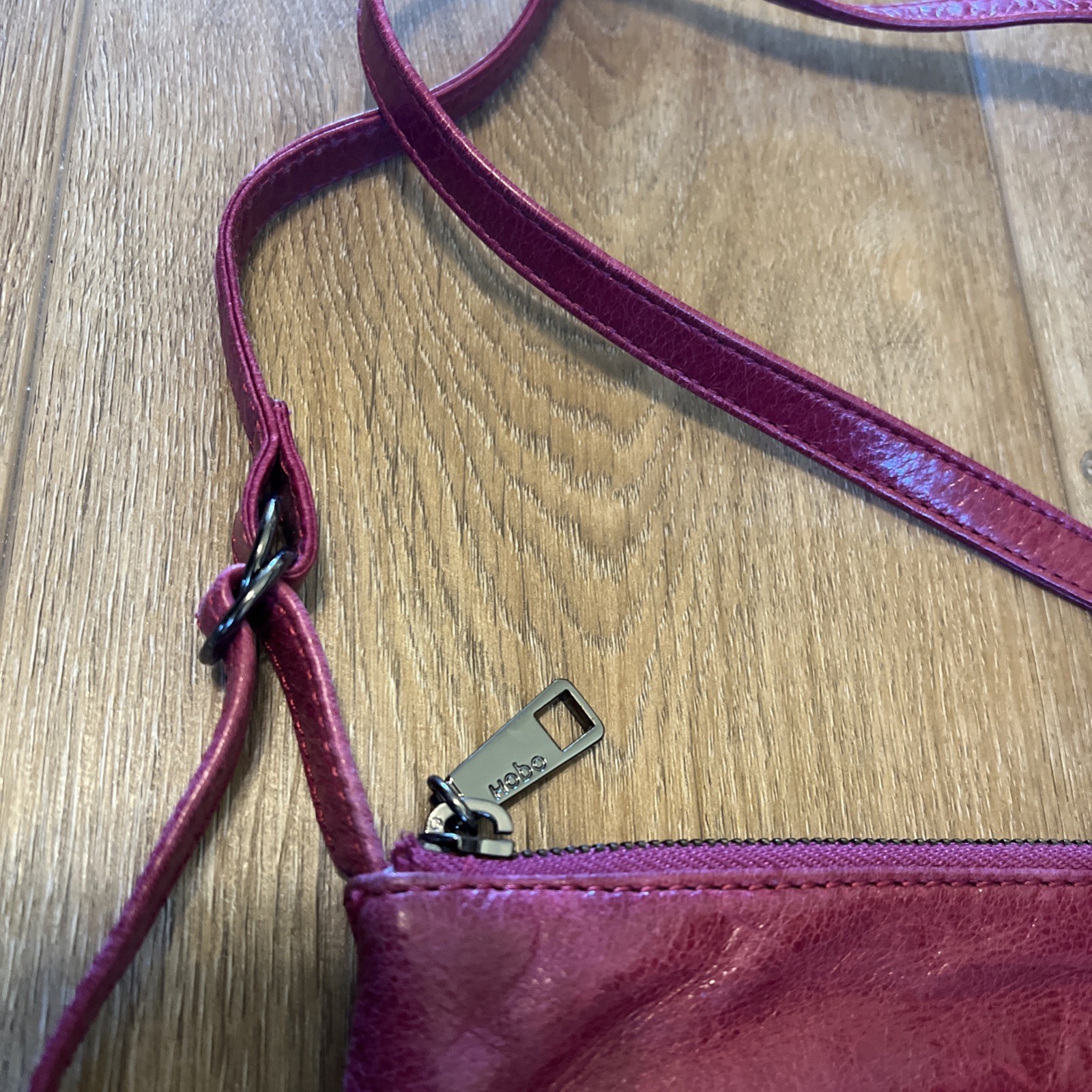 Hobo International Mara Berry Pink Leather Shoulder Bag Crossbody Purse Zippers