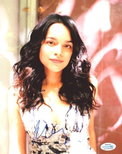 Norah Jones Signed 8x10 Photo Come Away With Me Sexy Pose Shot ACOA