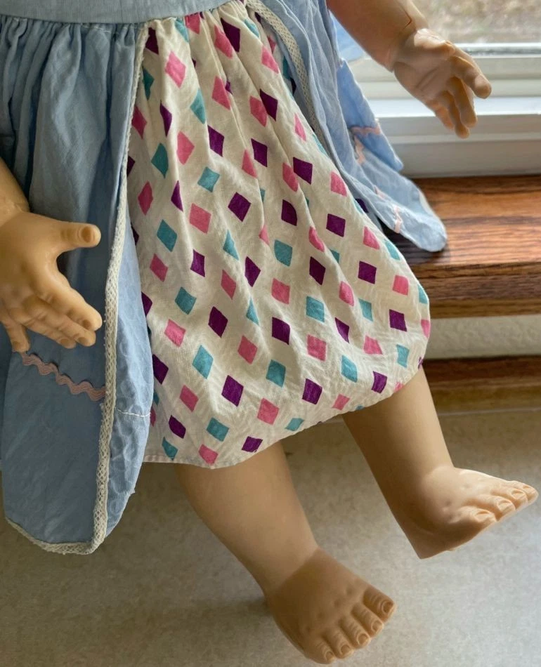 Vintage 1950s EEGEE Saucy Walker Style 22" Large Doll Cryer, Uncut Hair, Dress - Image 4 of 4