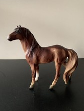 Breyer Horse #926 Classic Liver Chestnut Mustang Mesteno