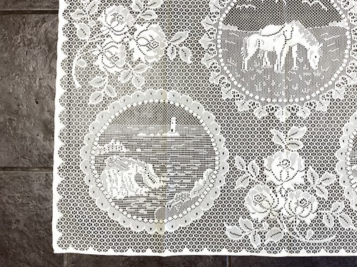 Vintage White Lace Patterned Tablecloth Lighthouse Countryside Scenes (S) - Picture 7 of 24