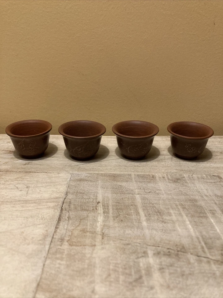 Винтажный MCM керамики саке чашки набор из 4 ручной работы резной терракоты рюмки стекла - Изображение 2 из 4