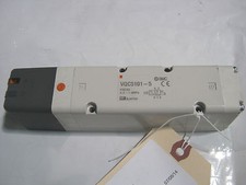 SMC VQC5101-5 Valve Double Solenoid Plug In 0.2-1.0 MPA Nice 