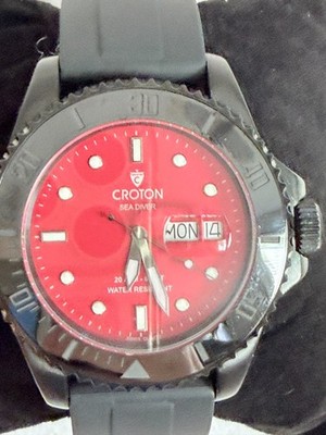 Croton Sea Diver Men's Quartz 200m Diver Watch Red Dial Day/Date Rubber w/box